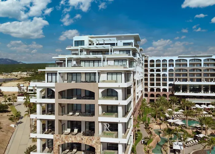 Resort Three Bedroom Ocean View- La Valencia *