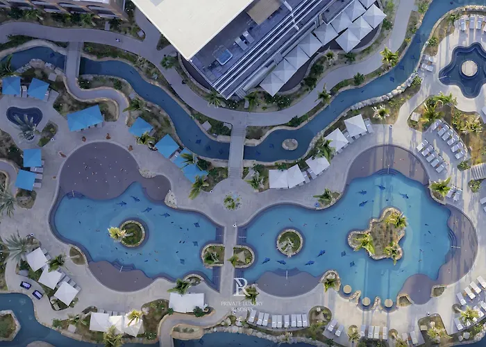 Resort Three Bedroom Ocean View- La Valencia
